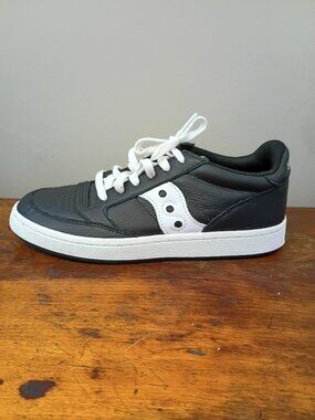 NWOT Saucony Black Jazz Court Sneakers - 6M - Boys Men's